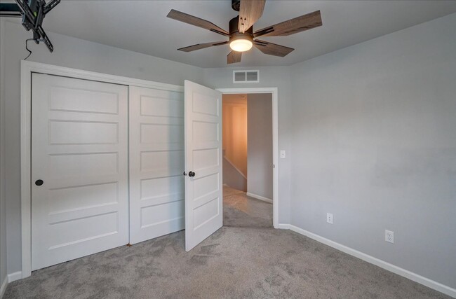 Building Photo - 903 Blue Crane Run