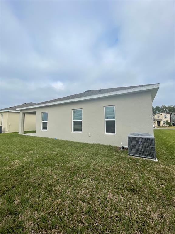 Building Photo - 5566 Sabal Dr
