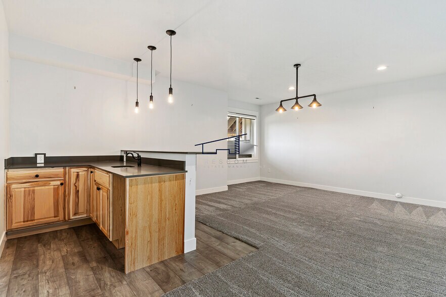 Building Photo - 369 W Clark Cir