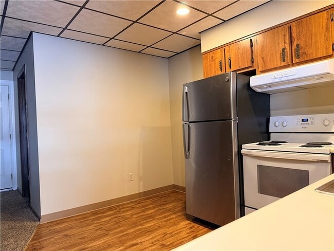 Building Photo - 24 W Pike St