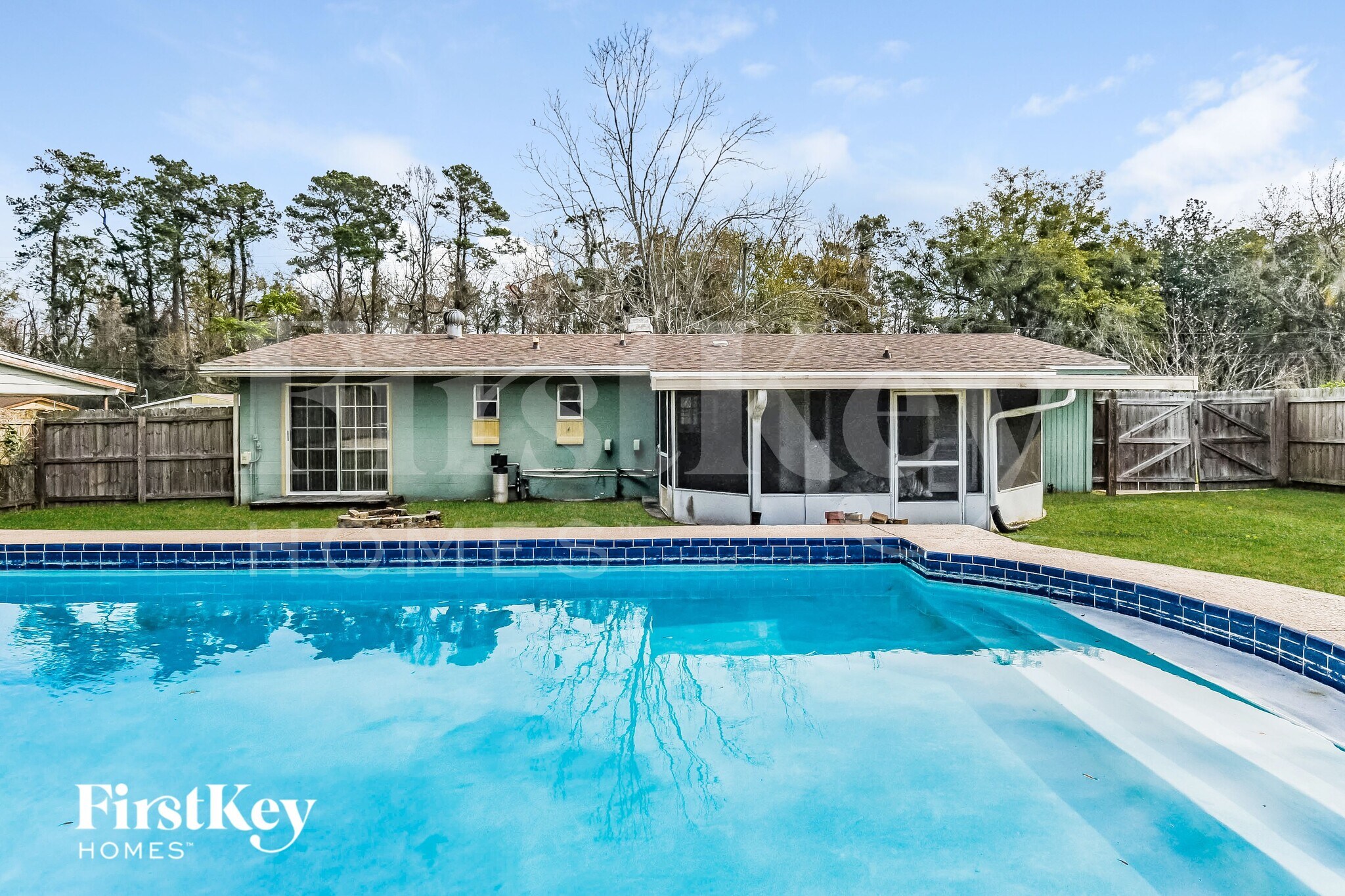 Building Photo - 878 Westgate Dr