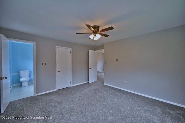 Building Photo - 431 Center St