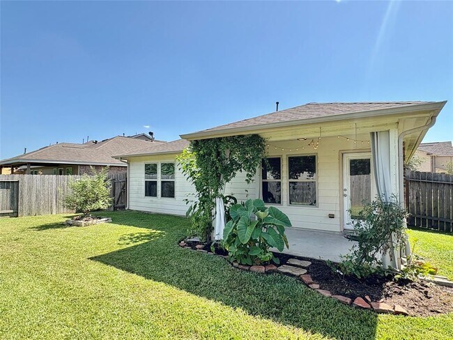 Building Photo - 23806 Willow Haven Dr