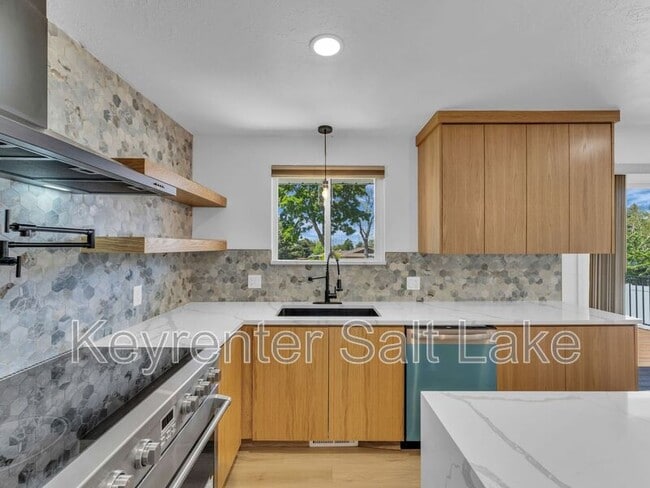 Building Photo - 7726 S 3500 E