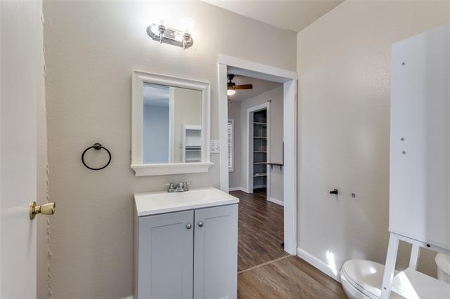 Building Photo - 301 S Weatherford St