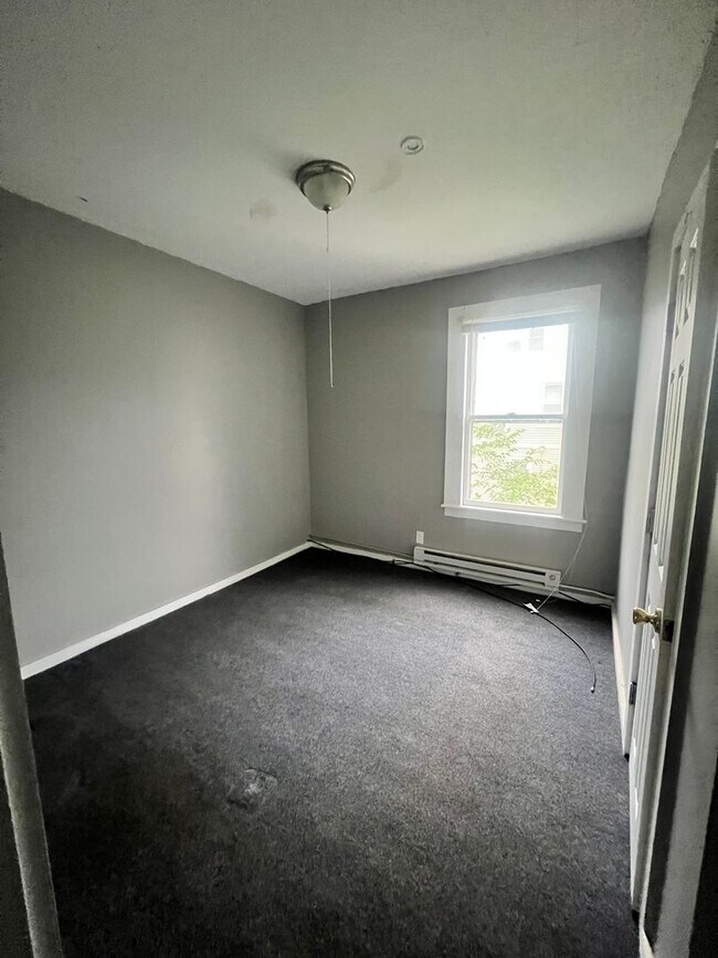 Building Photo - 17 Park Ave