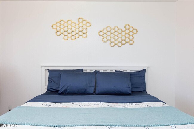 Building Photo - 9762 Silver Dusk Ct