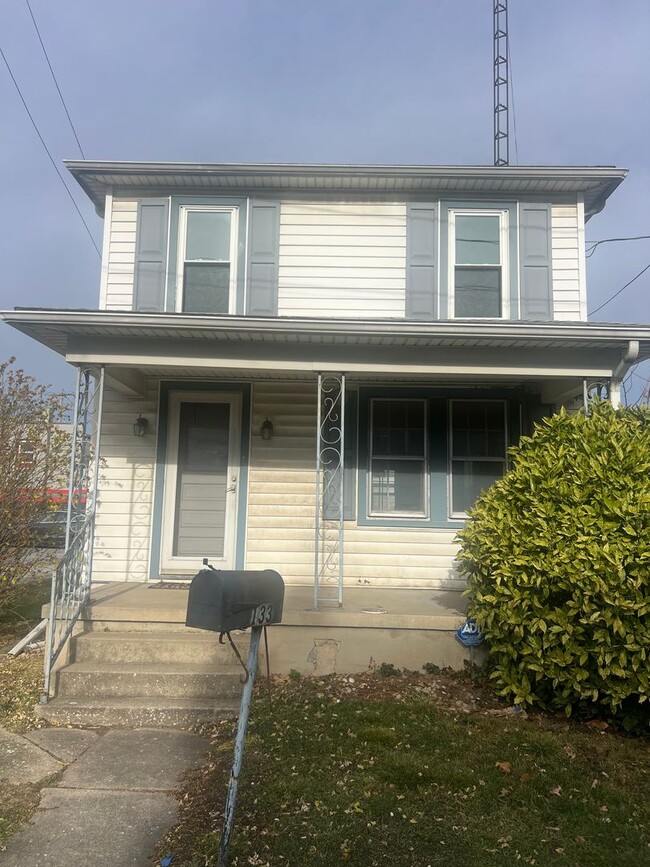 Primary Photo - 2 Bedroom Single Family Home in Central Yo...