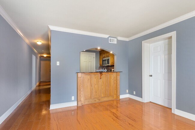 Building Photo - 2BR 2BA Condo Downtown (Riverview Condomin...