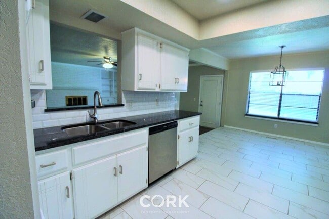 Building Photo - 2813 Old Hickory Dr