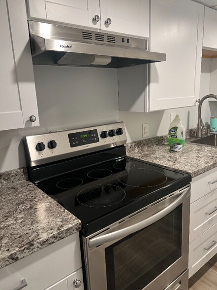 Building Photo - 179 Longview Ave