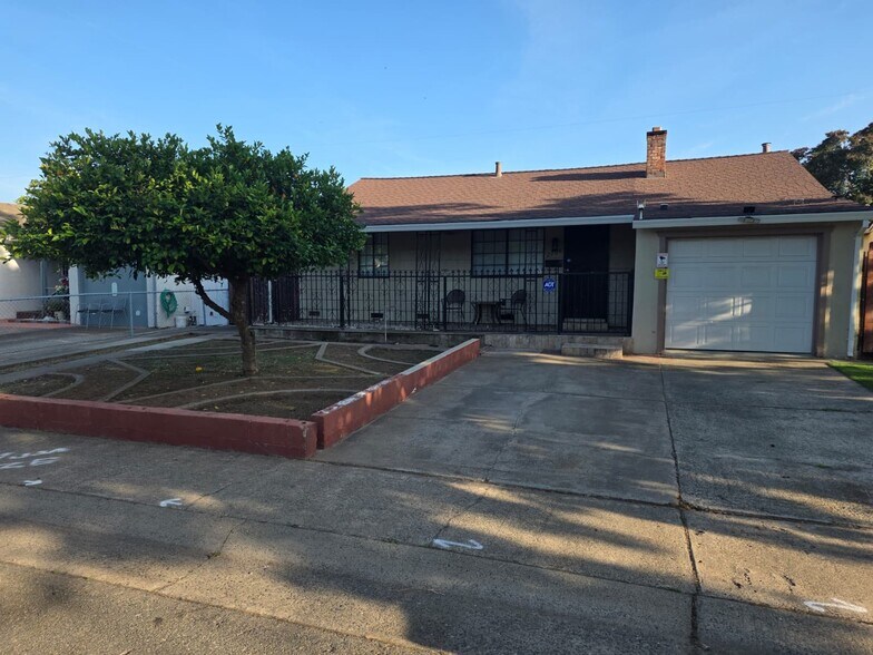 Building Photo - 2708 16th Ave