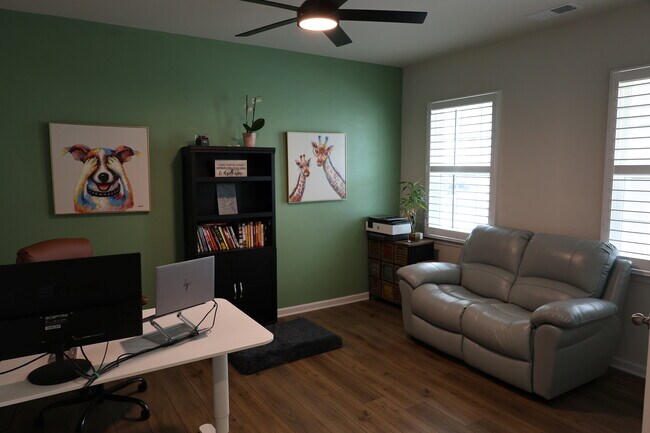 Building Photo - 136 Dogwood Grv Pl