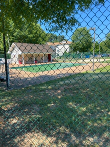 Building Photo - 1431 Collegiate Cir