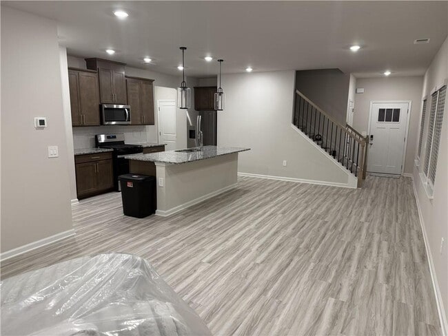 Building Photo - 2044 Avalon Rdg