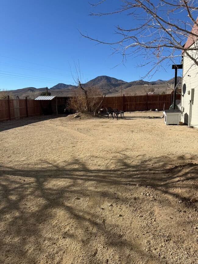 Building Photo - Dual Family Living - Horse Property - In Law Quarters