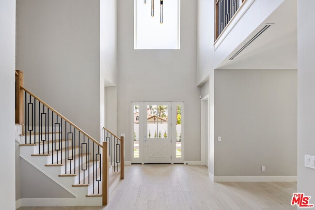 Building Photo - 15566 Chasmila Dr