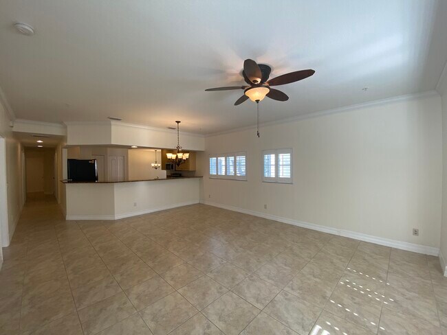 Building Photo - 12101 Santaluz Dr