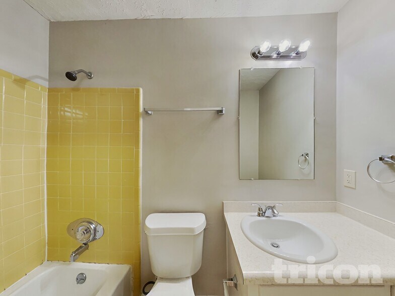 Building Photo - 5181 Vivid Dr SW