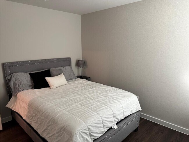 Building Photo - 26260 Astral Wy
