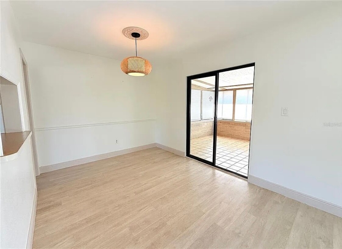 Dining and Florida room entrance - 225 Cevera Dr