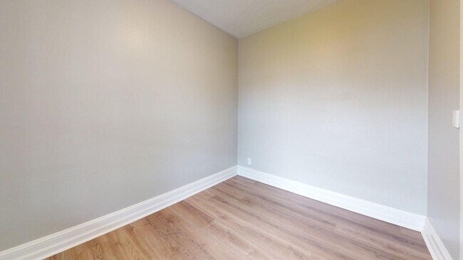 Building Photo - 4202 Ardmore Ave