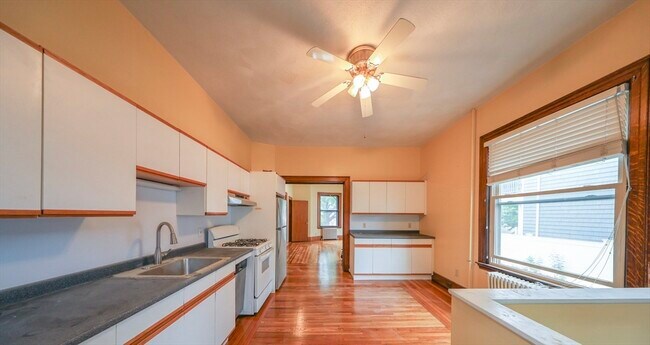 Primary Photo - 22 Grand View Ave