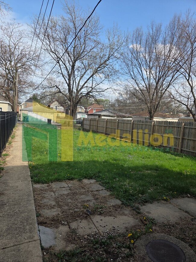 Building Photo - Updated 3-Bedroom Home with Sunroom and Backyard Space