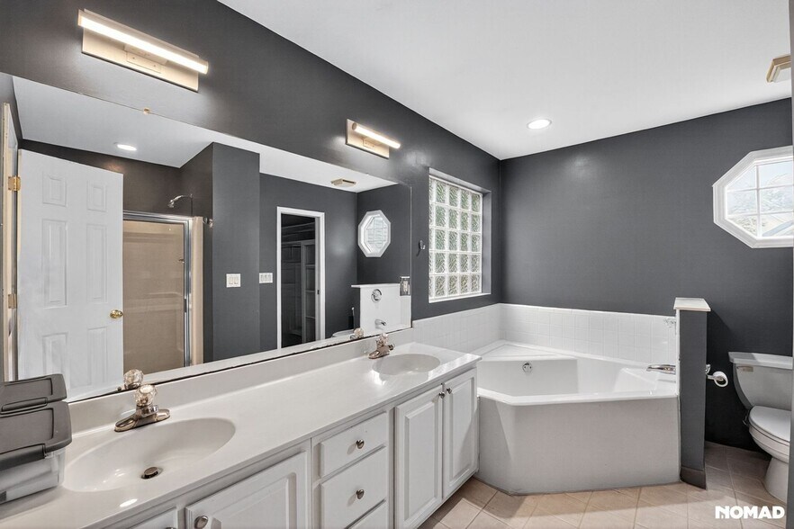 Building Photo - 8006 Crenshaw Ln