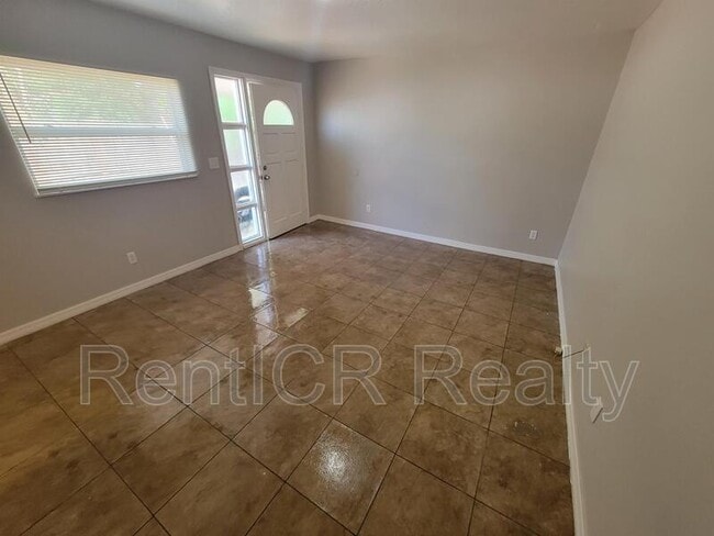 Building Photo - 1611 Miller Ave
