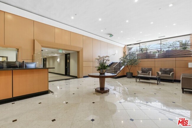 Building Photo - 211 S Spalding Dr