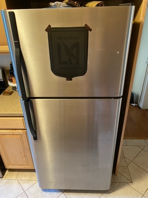 Refrigerator - 4049 La Salle Ave