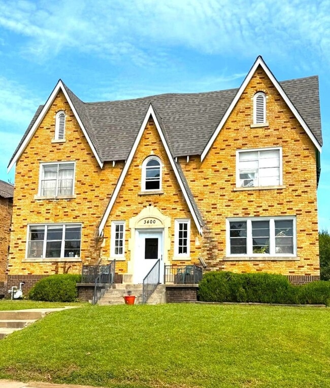 Building Photo - Series D Packers Properties