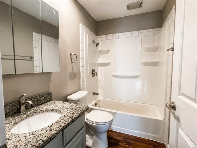 Building Photo - 2408 Country Hollow Ln