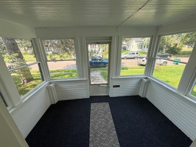 Building Photo - 622 Maple St