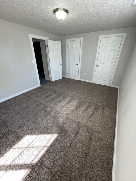 Building Photo - 16749 E 13th Ave