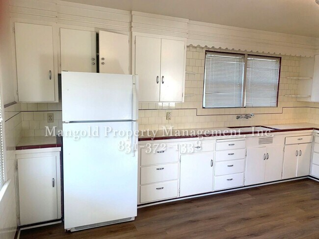 Building Photo - Spacious 3-Bed, 1.5-Bath Home with Private...