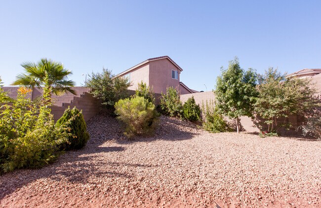 Building Photo - Wonderful house in Henderson