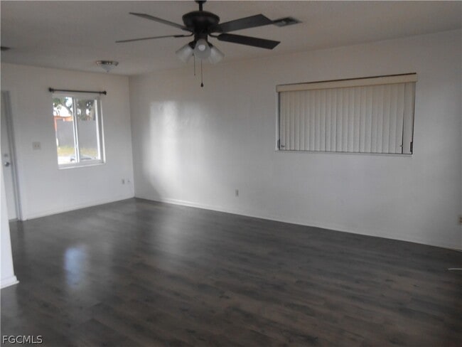 Building Photo - 1516 Lindale Cir