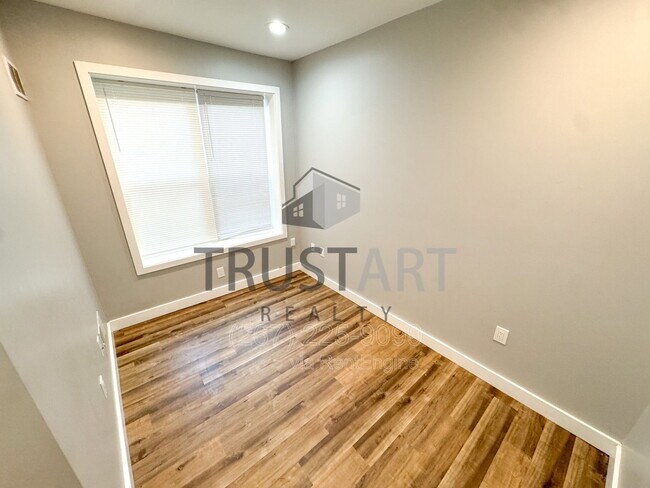 Building Photo - 1712 N Marshall St