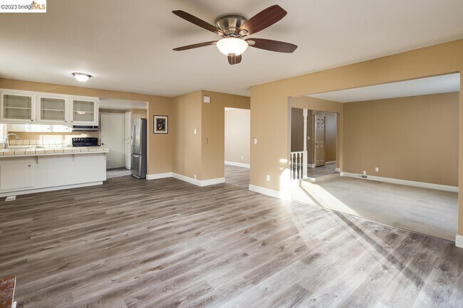 Building Photo - 304 Cabrillo Pl