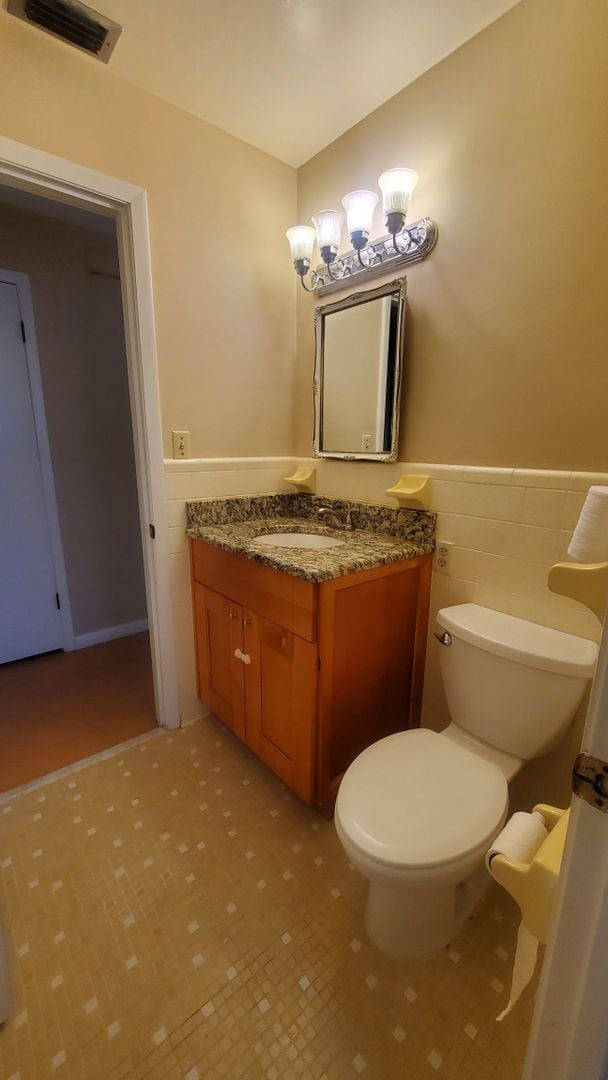 Building Photo - Large 2 Bedroom, 2.5 Bath with large Den and Family Room in Rainbows End, Dunnellon, FL