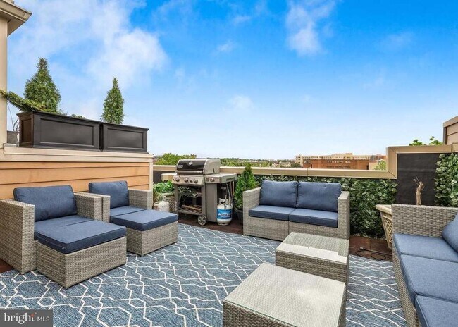 Building Photo - 1515 11th St NW