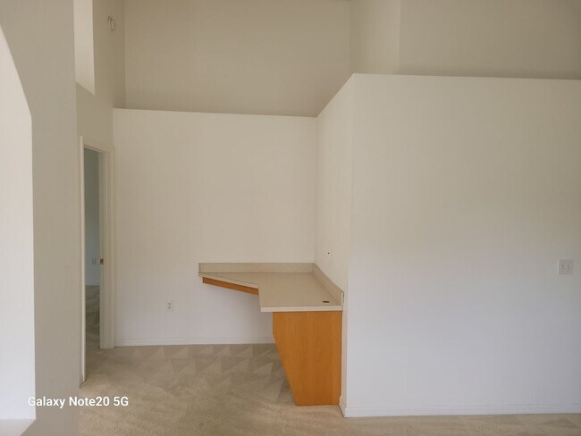 Building Photo - FOR RENT!! CHARMING AND COZY 3 BEDROOM 2 B...