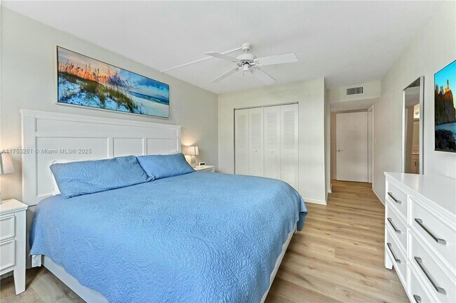 Building Photo - 3540 S Ocean Blvd