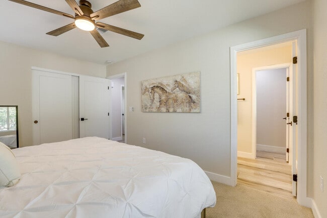 Building Photo - 10320 W Sierra Dawn Dr