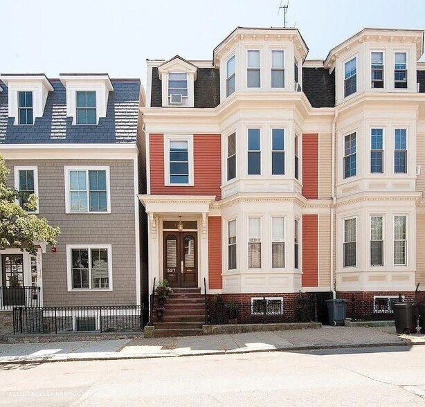 Building Photo - 525 E 4th St