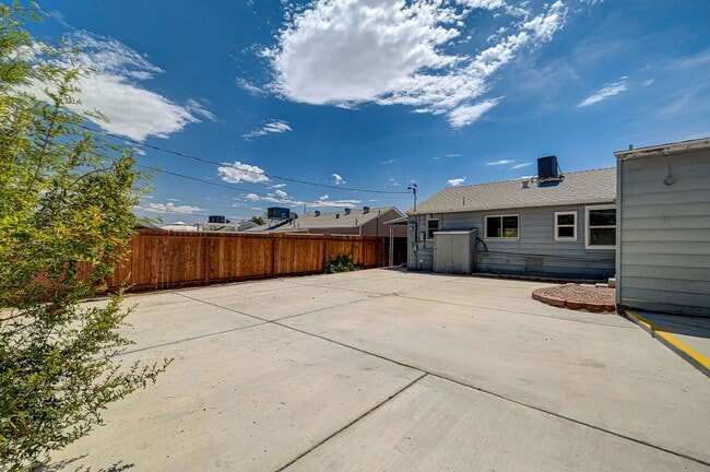 Building Photo - Bridger Ave.