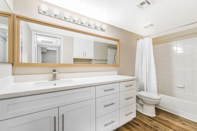 Building Photo - Elevated Henderson Living in a Gated Resort-Style Community!