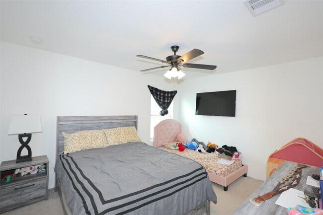 Building Photo - 7430 Clover Chase Dr
